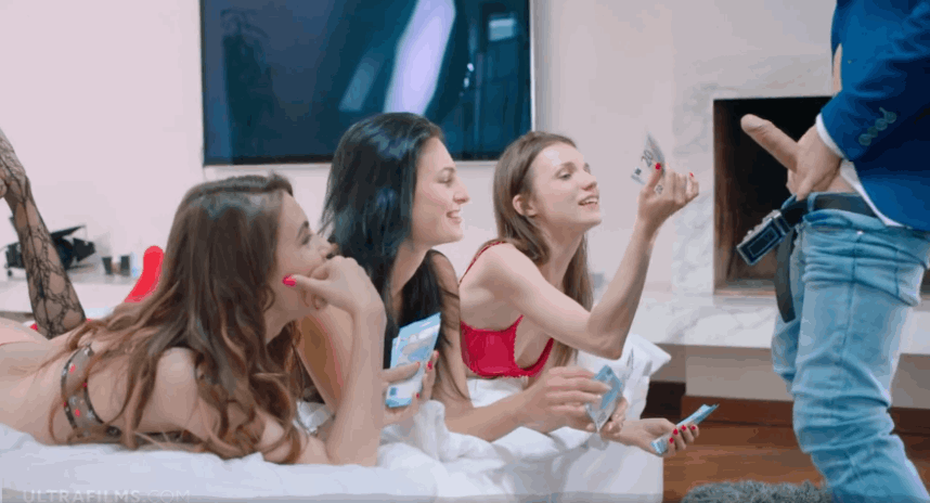 שלושה טובות חברות מזמינות נער ליווי - ג'יגולו ישראלי