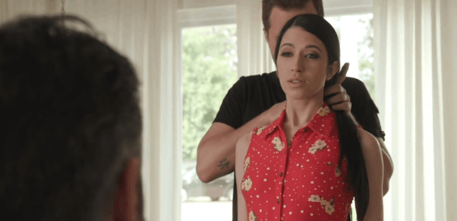 קוקהולד - הבעל צופה לנגד עינייו באישתו "מחזה דרמה "